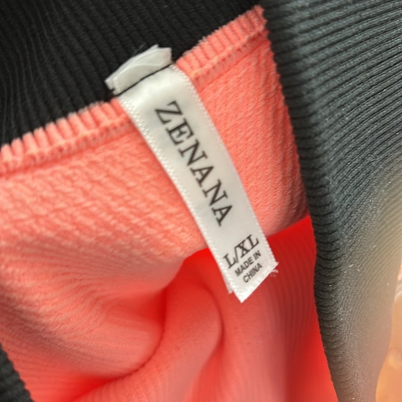 GUC Zenana Outfitters Not your Basic Seamless Short Size L / XL - Picture 5 of 6